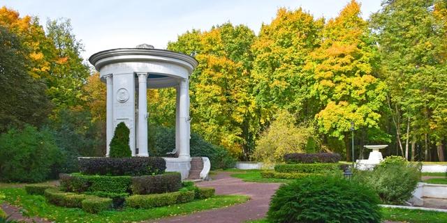 Экскурсия: Сюжеты Нескучного сада: от Андреевского монастыря до Президиума РАН