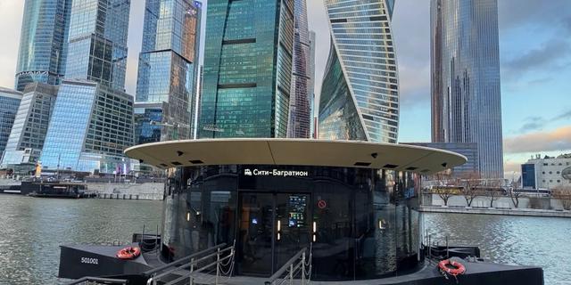 Экскурсия: Путешествие к небоскрёбам Москвы-Сити по реке на аквабусе
