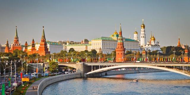 Экскурсия: Три часа на автобусе — и вы знакомы с Москвой!