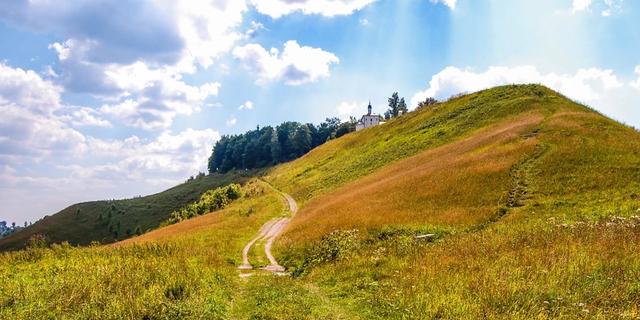 Экскурсия: Печоры-Петсери и древний Изборск (на вашем транспорте)