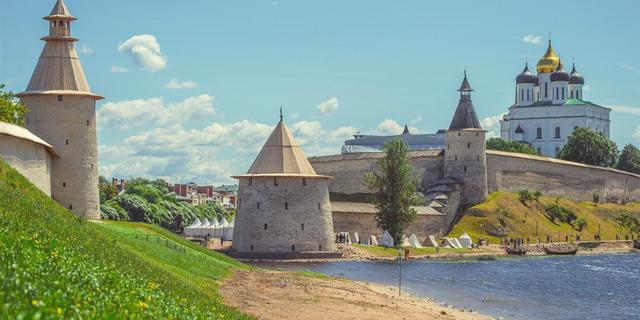 Экскурсия: Большой Псков на автобусе и пешком