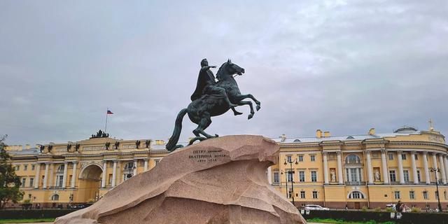 Экскурсия: Полуденный выстрел и колоннада Исаакиевского собора