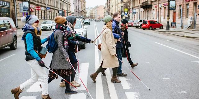 Экскурсия: Петербург на ощупь: прогулка с завязанными глазами