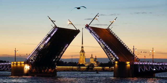 Экскурсия: Ночной Петербург: от классики до футуризма