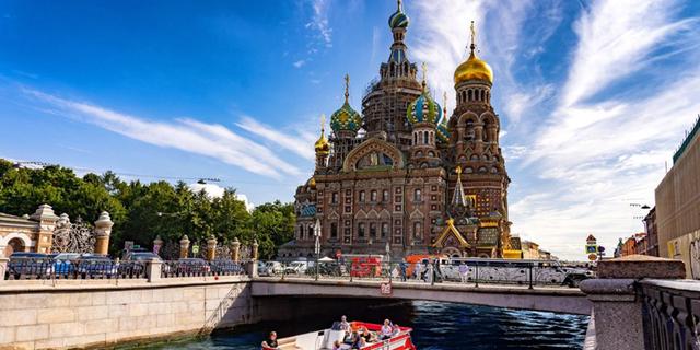 Экскурсия: «Золотой треугольник» на катере: канал Грибоедова, р. Мойка и р. Фонтанка