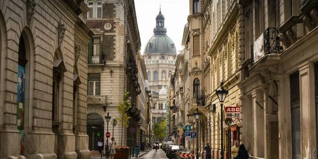 Экскурсия: Нескучное знакомство с Пештом