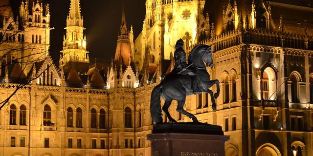 Экскурсия: Свет и тени вечернего Будапешта