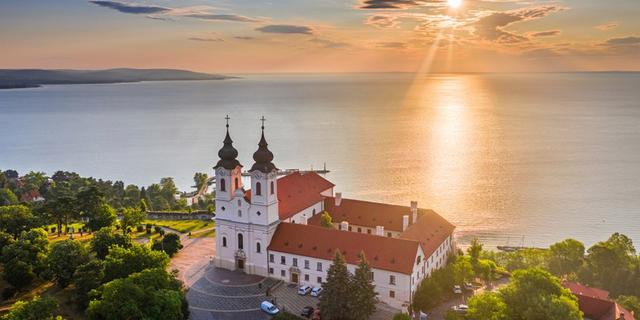 Экскурсия: Заповедное побережье Балатона и озеро Хевиз