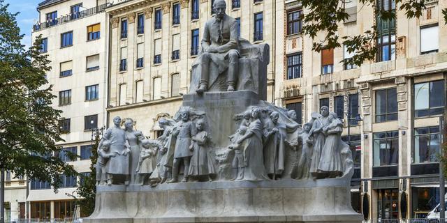 Экскурсия: Прогулка вдоль средневековых стен города Пешта