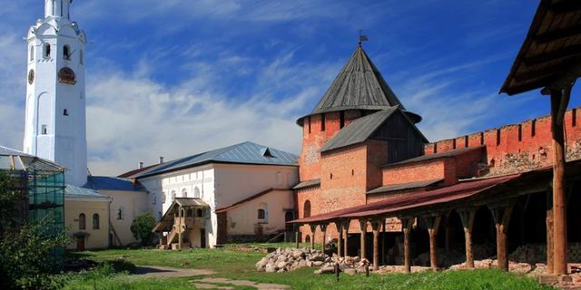 Экскурсия: Кремлёвские прогулки со Сбыславом, Агафьей, Феофанией или Евфимией