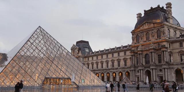 Экскурсия: Магия Лувра: искусство, которое вдохновляет