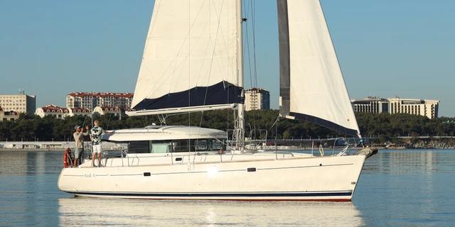 Экскурсия: К дикому пляжу под парусами