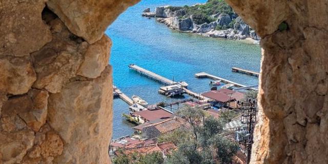 Экскурсия: Лодочная прогулка по бухтам Кековы с барбекю на борту