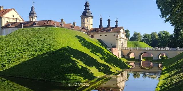 Экскурсия: Замки Мир и Несвиж: история 5 столетий за 5 часов (на вашем авто)