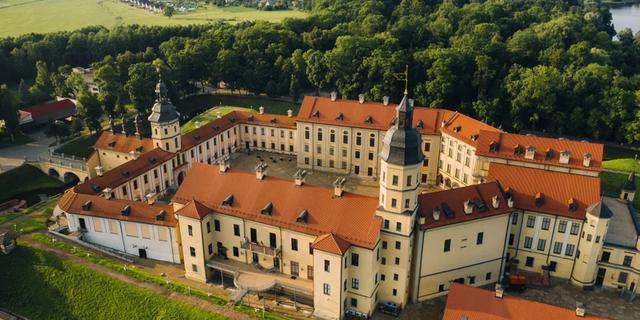 Экскурсия: Из Минска — в старинные замки Мир и Несвиж!