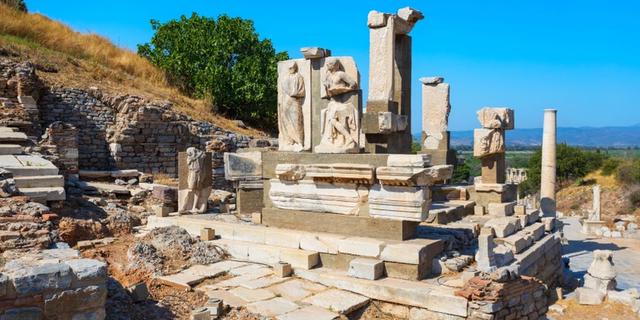 Экскурсия: Эфес и его святыни — из Кушадасы