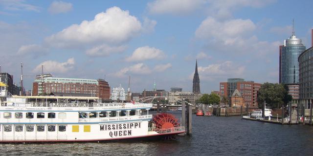 Экскурсия: Прогулка на речном трамвайчике по портовой гавани и каналам